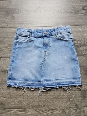 3/$6  Wonder Nation Girls Denim Skirt with Frayed Hem, size M 7/8 Light wash